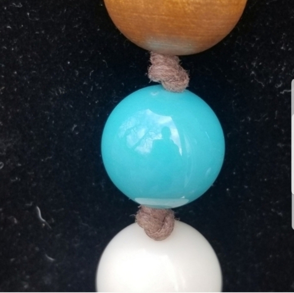 VINTAGE WESTERN STYLE WOOD & ACRYLIC BEADED NECKLACE - Picture 3 of 5